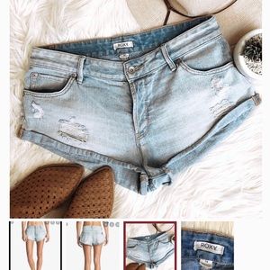 NWT ROXY jean shorts!! In white only size 29
